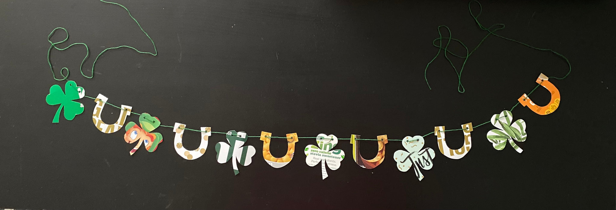 Shamrock/horseshoe banner
